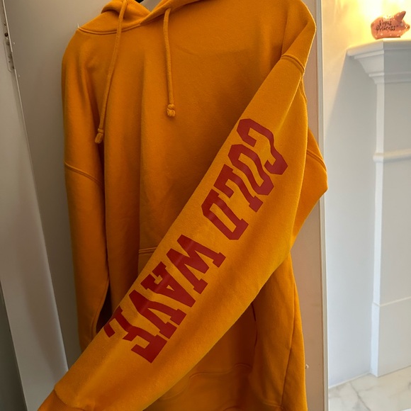 Orange sweater worn it once as a Halloween costume; dressed up as Ariana Grande - Picture 2 of 4